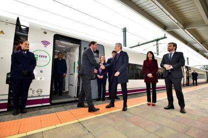 AVE S-106, en su viaje en pruebas entre Madrid, Castilla y León y Galicia