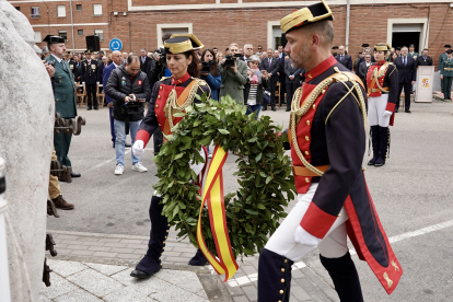 El teniente general Luis del Castillo Ruano, acompañado del delegado del Gobierno en Castilla y León, Nicanor Sen, preside el acto conmemorativo del 180 aniversario de la fundación de la Guardia Civil