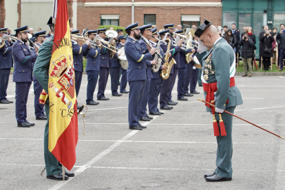 El teniente general Luis del Castillo Ruano, acompañado del delegado del Gobierno en Castilla y León, Nicanor Sen, preside el acto conmemorativo del 180 aniversario de la fundación de la Guardia Civil