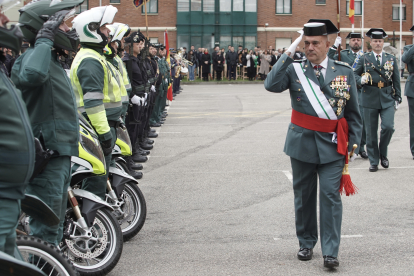 El teniente general Luis del Castillo Ruano, acompañado del delegado del Gobierno en Castilla y León, Nicanor Sen, preside el acto conmemorativo del 180 aniversario de la fundación de la Guardia Civil