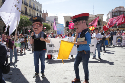 Concentración por la reapertura de la línea ferroviaria de la Ruta de la Plata entre Astorga (León), Zamora, Salamanca y Plasencia (Cáceres).