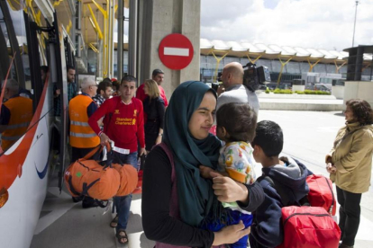 Llegada de refugiados para ser trasladados a Castilla y León.