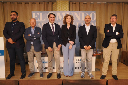 Sergio Walter Martínez Nieto, Gonzalo Jolín, Juan Carlos Suárez-Quiñones, María Pardo, Ricardo Fortuoso y Pablo Lago en el Club de Prensa 'Claves del futuro: Energía, Vivienda y Jóvenes’