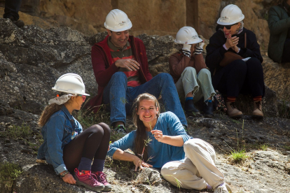 Los yacimientos de Atapuerca acogen el noveno proyecto artístico 'Ámbito, un viaje creativo a través de los 5 continentes'.
