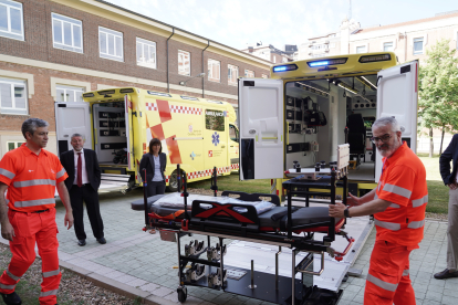 Nuevas ambulancias de Soporte Vital Avanzado para cuidados especiales de Sacyl