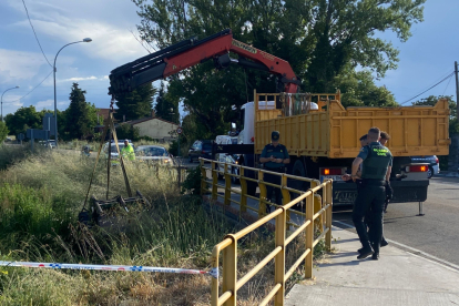 El accidente se produjo a la entrada de Robledo de Torío, en Villaquilambre (León).