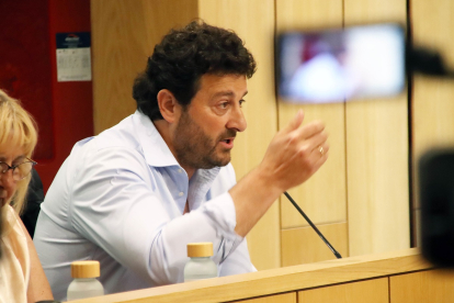 El popular Manuel García interviene en el Pleno del Ayuntamiento de Villaquilambre sobre el estado del Chalet del Pozo.