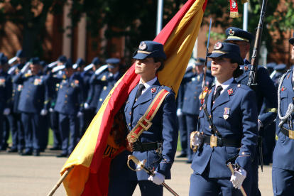 Entrega de Reales Despachos de sargentos a los 339 integrantes de la XXXII promoción de la Academia Básica del Aire.