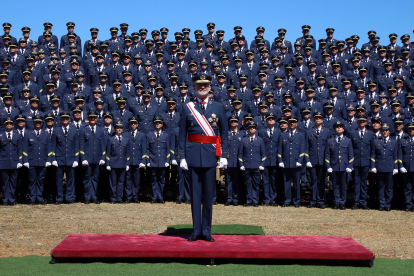 Entrega de Reales Despachos de sargentos a los 339 integrantes de la XXXII promoción de la Academia Básica del Aire.