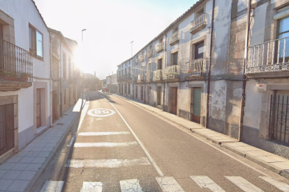 Calle Monseñor Santos en Bermillo de Sayago (Zamora), donde tuvo lugar la colisión.