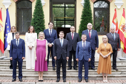 Foto de familia del nuevo Gobierno de Castilla y León