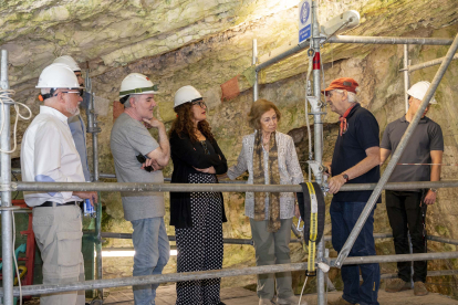 Visita de S.M. la Reina Doña Sofía a los yacimientos de la sierra de Atapuerca