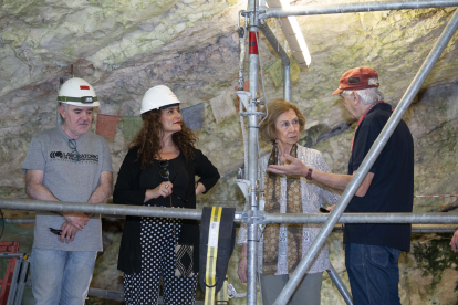 Visita de S.M. la Reina Doña Sofía a los yacimientos de la sierra de Atapuerca