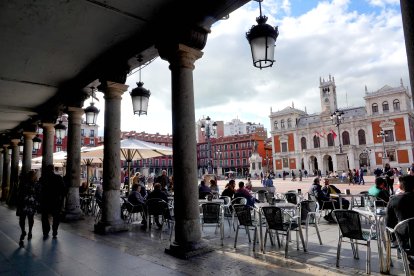 Terrazas en la Plaza Mayor de Valladolid en una imagen de archivo