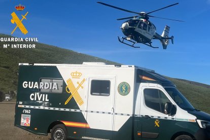 Efectivos aéreos y terrestres de la Guardia Civil