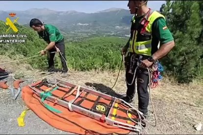 Rescate de un padre y su hija en Ávila tras un accidente de quad