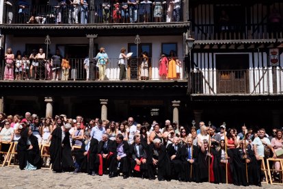 Ofertorio y bailes en la festividad de la Virgen de la Asunción en La Alberca