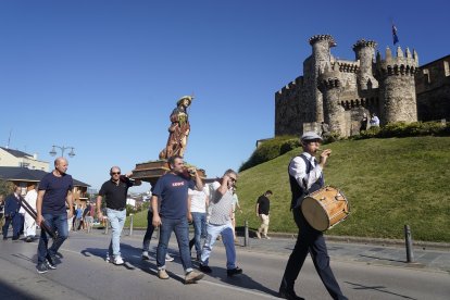 Ponferrada celebra un año más su tradicional Voto de Villa a San Roque.