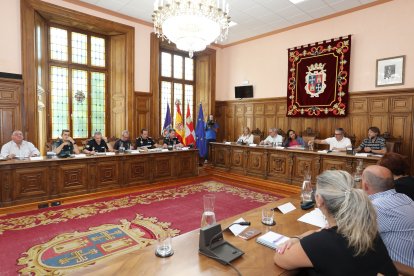 Reunión extraordinaria de la Junta Local de Seguridad para analizar el dispositivo previsto de cara a la celebración de San Antolín