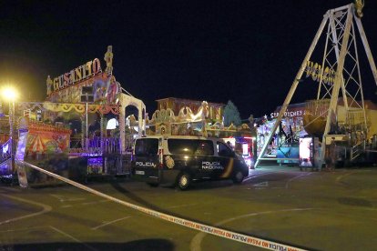 Ambulancias y policía nacional en recinto ferial de Palencia en la pasada noche.