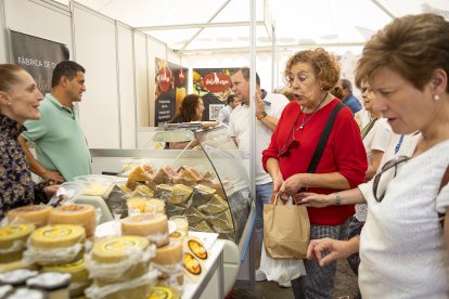 Fromago es una cita única en España con actividades dirigidas a profesionales del sector y público en general. Un escaparate donde se muestran más de 1.200 quesos