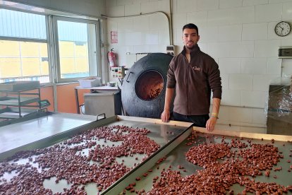 Juan Sarralde, séptima generación del dulce negocio familiar afincado en Briviesca.