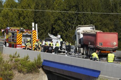 Accidente en la N-VI en Carracedelo (León)