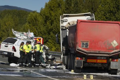 Accidente en la N-VI en Carracedelo (León)