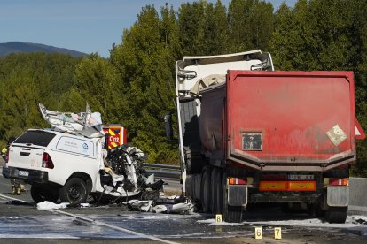 Accidente en la N-VI en Carracedelo (León)