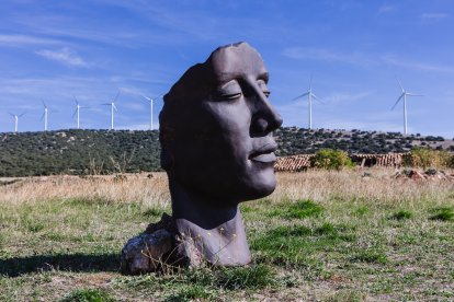 Escultura de Ana Sánchez en Castejón del Campo