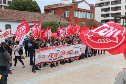 CCOO y UGT se concentran en Palencia.