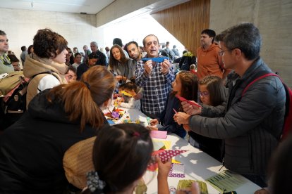 Jornada de artesanía en las Cortes de Castilla y León