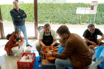 Jornada de artesanía en las Cortes de Castilla y León