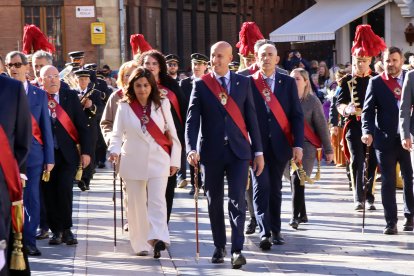 Celebración de la Fiesta de las Cantaderas, desfile de pendones y concurso de carros en la ciudad de León