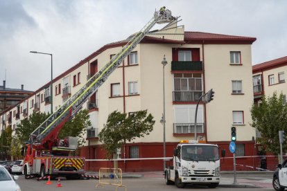 Tejado desprendido en la calle Recondo en Valladolid