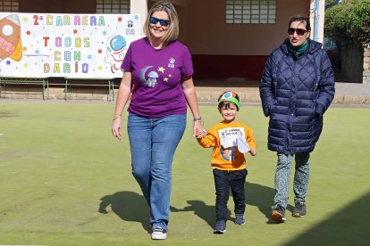 Darío en la carrera solidaria por la investigación de su enfermedad.