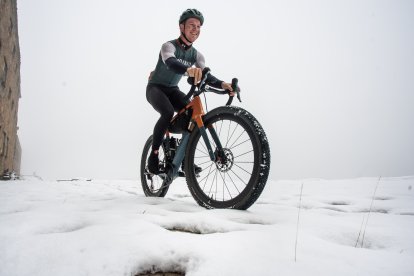 La nieve irrumpe con fuerza en la Peña de Francia (Salamanca).