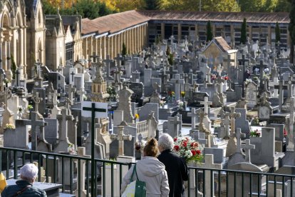 Cementerio de Salamanca en el día de Todos los Santos.