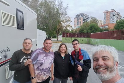 El cocinero palentino Víctor Carranza prepara comida a diario en la zona para los más afectados por las inundaciones