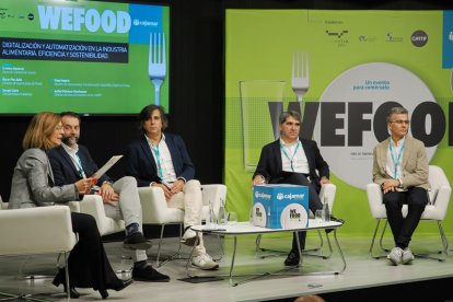 Mesa redonda sobre la ‘Digitalización y automatización en la industria alimentaria. Eficiencia y Sostenibilidad’.