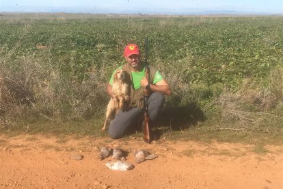 Él ya bicampeón regional de caza menor con perro, David Alonso