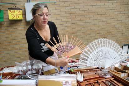 Encuentro de bolillos y multilabores, que reúne a cerca de 400 asistentes de varias comunidades autónomas en Navatejera.