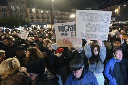 Concentración 'Burgos por la convivencia' en apoyo a las organizaciones que trabajan con personas migrantes