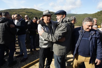 Inauguración del Memorial Minero en recuerdo a los trabajadores fallecidos en el accidente de la mina de Combustibles de Fabero del Grupo Río en Fabero (León), del que se cumplen 40 años