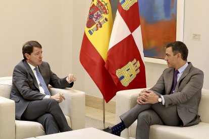 Alfonso Fernández Mañueco y Pedro Sánchez durante su última reunión en La Moncloa.