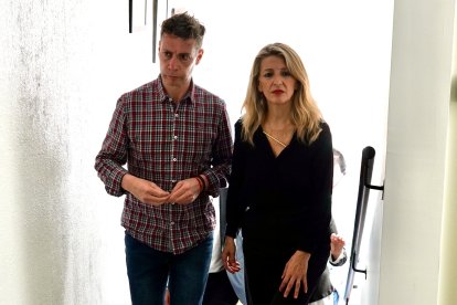 Vicepresidenta segunda del Gobierno, Yolanda Díaz, se reúne con el alcalde  de Villablino, Mario Rivas