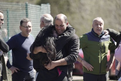 Los familiares de los mineros fallecidos en la mina de Cerredo en Degaña.