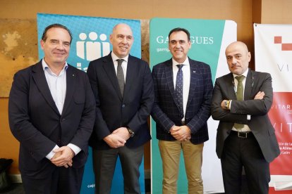 Jornada ''El Reto de crecer'' en la industria alimentaria, con la intervención del presidente de Vitartis, Santiago Miguel; el director de Desarrollo de Empresas de Cajamar, José Antonio Guerrero García, y el viceconsejero de Economía y Competitividad de la Junta, Carlos Martín Tobalina.