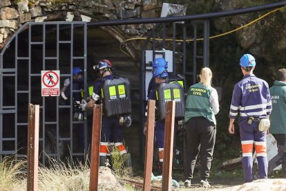 Inspectores en la mina Cerredo.