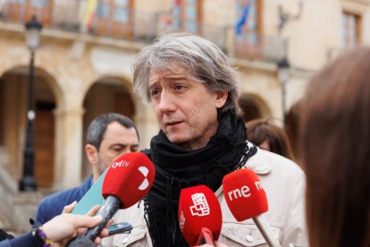 Carlos Martínez participa en la manifestación por el 1º de mayo en Soria.